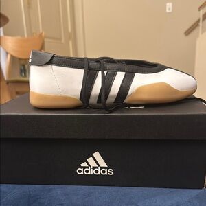 Adidas Women’s Taekwondo Mei Ballet (White Black)